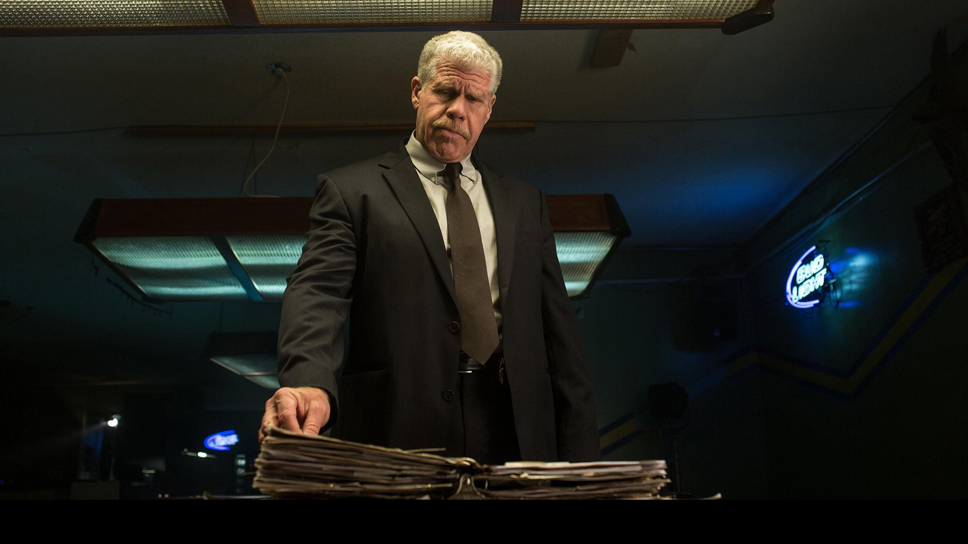 13 SINS (2014)  - 13 SINS (2014) เกม 13 เล่น ไม่ รอด