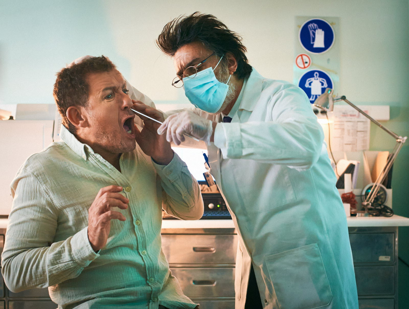 Stuck Together (2021) -n- - Stuck Together (2021) ล็อกดาวน์ป่วนบนตึกเลขที่ 8