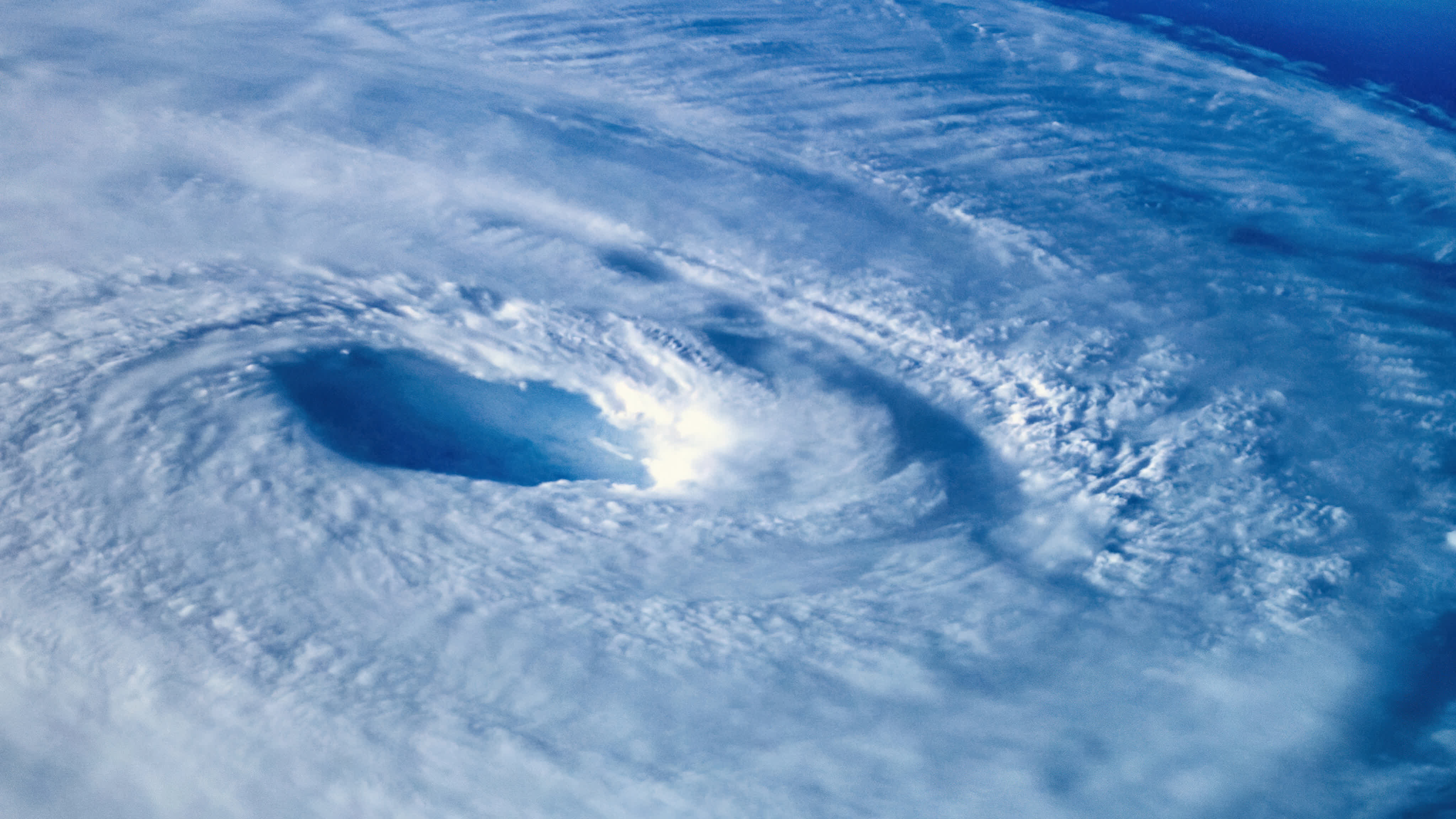 Earthstorm Season 1 (2022) - Earthstorm Season 1 (2022) เอิร์ธสตอร์ม